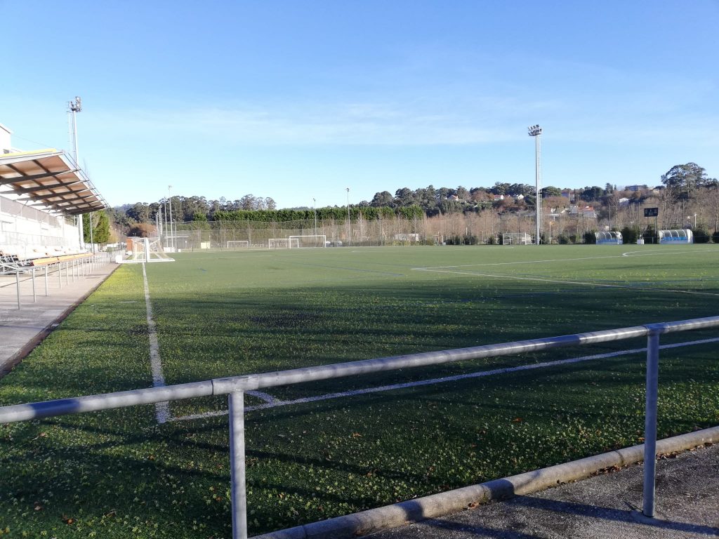 Deportes destina más de 366.000 euros a la renovación del césped artificial de uno de los 11 campos de fútbol del Complejo Municipal Manolo Barreiro 5 1609010505 909 Deportes destina mas de 366000 euros a la renovacion del