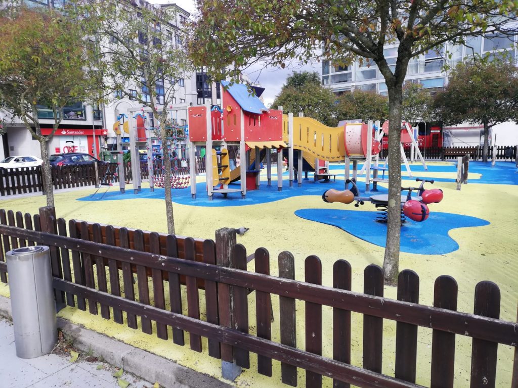 Iván Puentes lanza su plan para que todos los parques infantiles de Pontevedra cumplan con la normativa europea de seguridad 3 1612622950 316 Ivan Puentes lanza su plan para que todos los parques