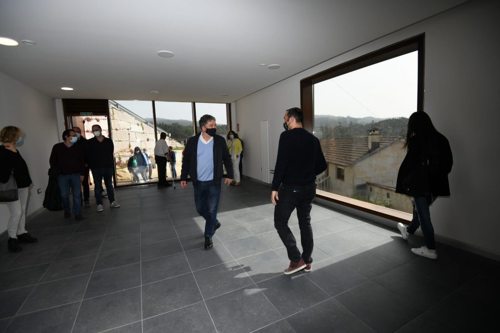 Cacheiro abre centro social Ayuntamiento de Pontevedra 4 CACHEIRO I