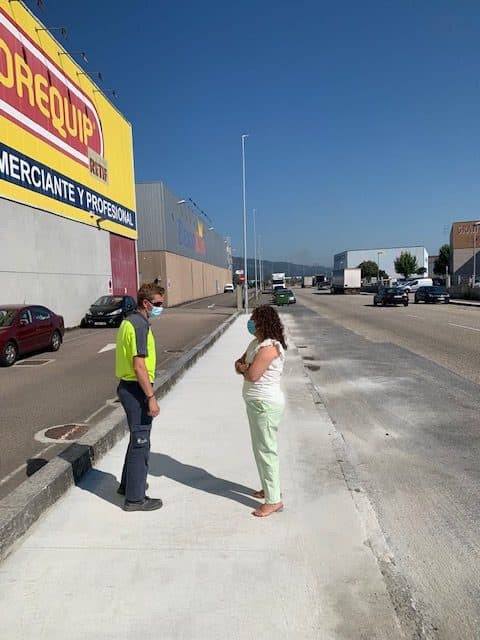 El Concejal de Carreteras y Obras inspecciona la ejecución de las obras en el Polígono de la Granxa y en el paraje de Carreira, en Cans
