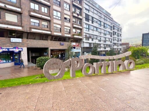 Porrino tendra sus letras en granito Rosa Porrino en el